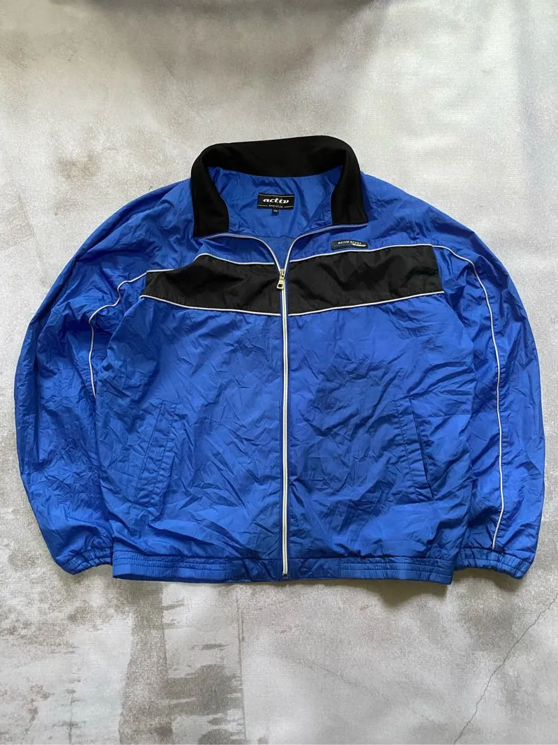 Windbreaker photo 1