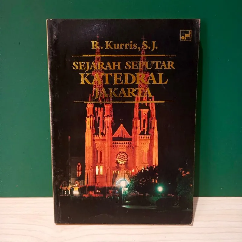 Buku Sejarah Seputar Katedral Jakarta photo 1