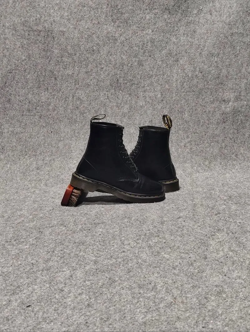 Docmart 1460 blacksmooth size 6,5UK / 40EU Made in England photo 1