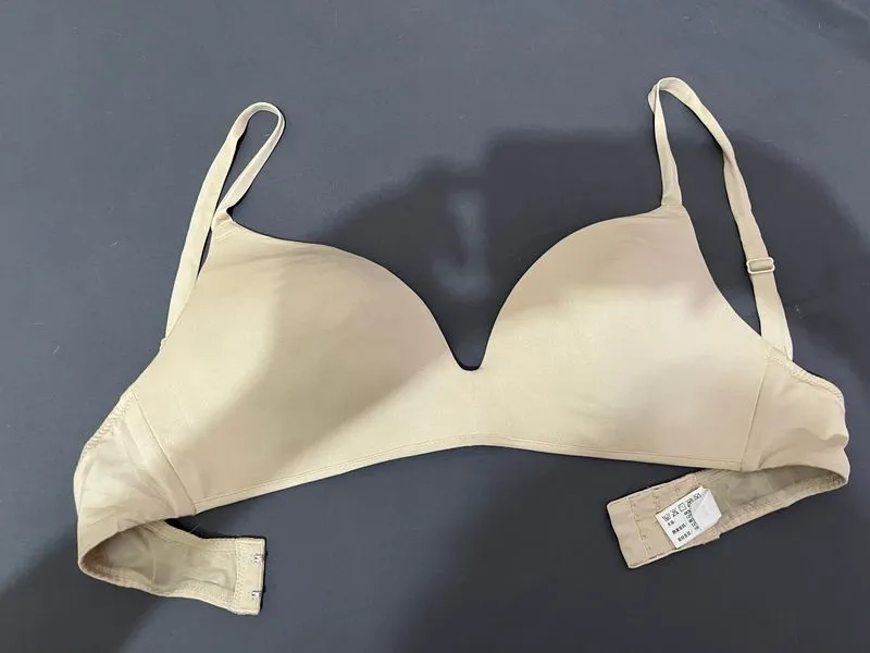 Uniqlo Airism  Nude Bra Tanpa Kawat photo 1
