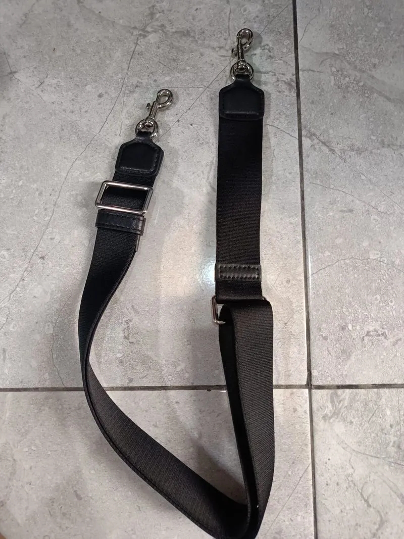 Tali Tas Sling Bag Marc Jacobs Hitam kondisi mulus like new. photo 1