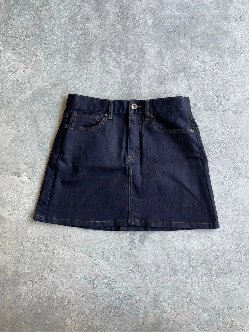 Uniqlo Mini Skirt Size M photo 1