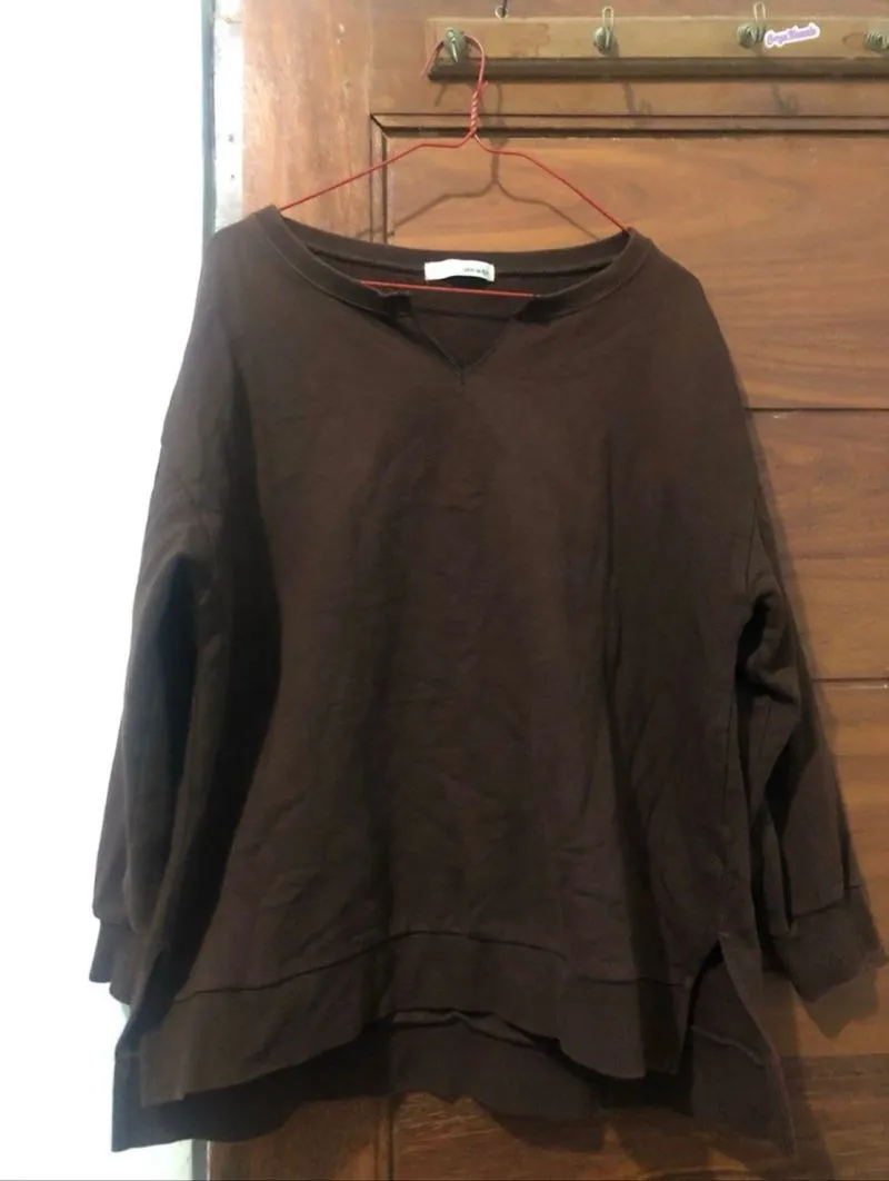 sweater coklat oversize photo 1