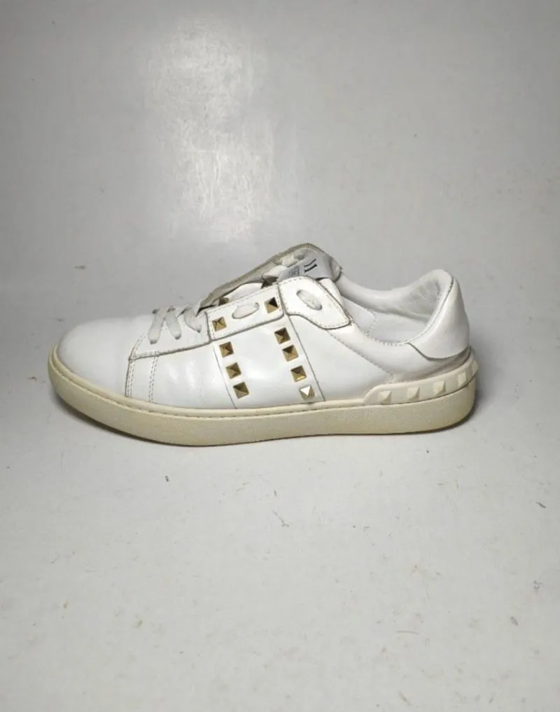 Valentino Garavani sepatu Italy Ferragamo common project  photo 1