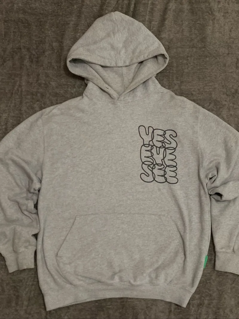 Hoodie Yeseyesee photo 1