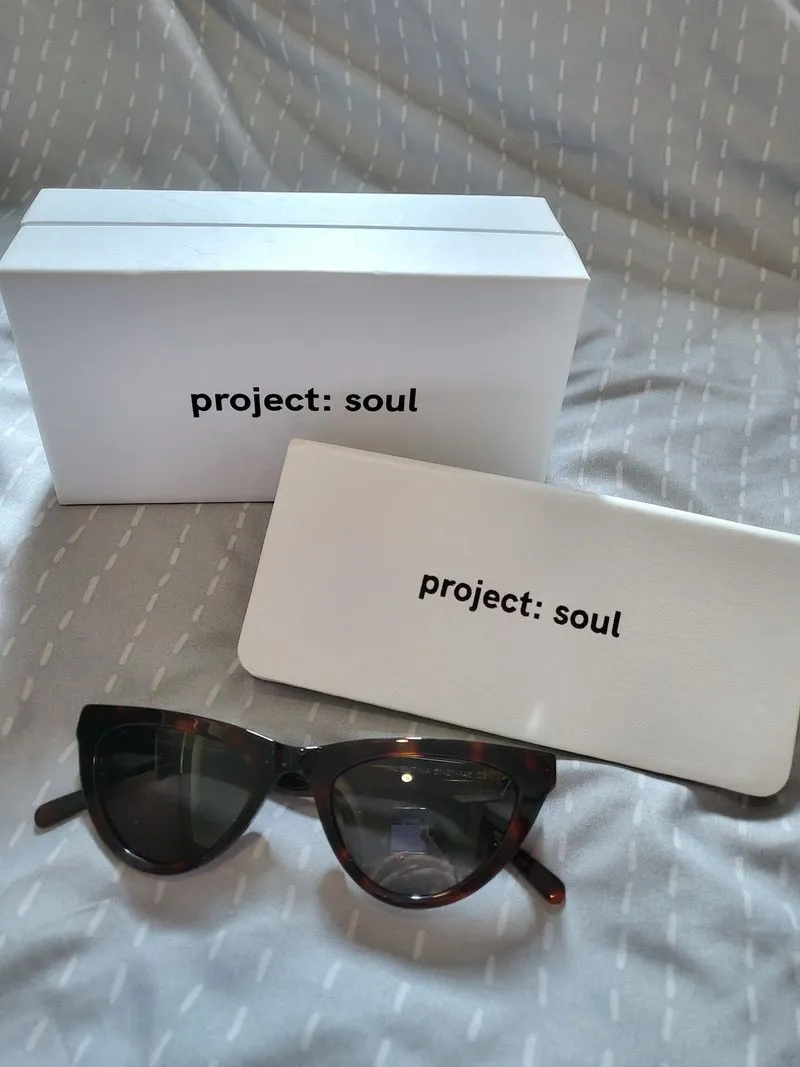 Cat Eye Sunglasses / Kacamata Hitam Wanita Retro photo 1