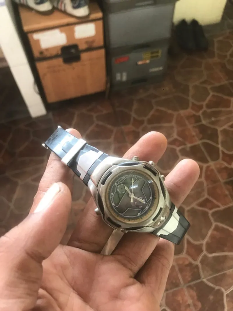 Jam vintage material besi karet  photo 1