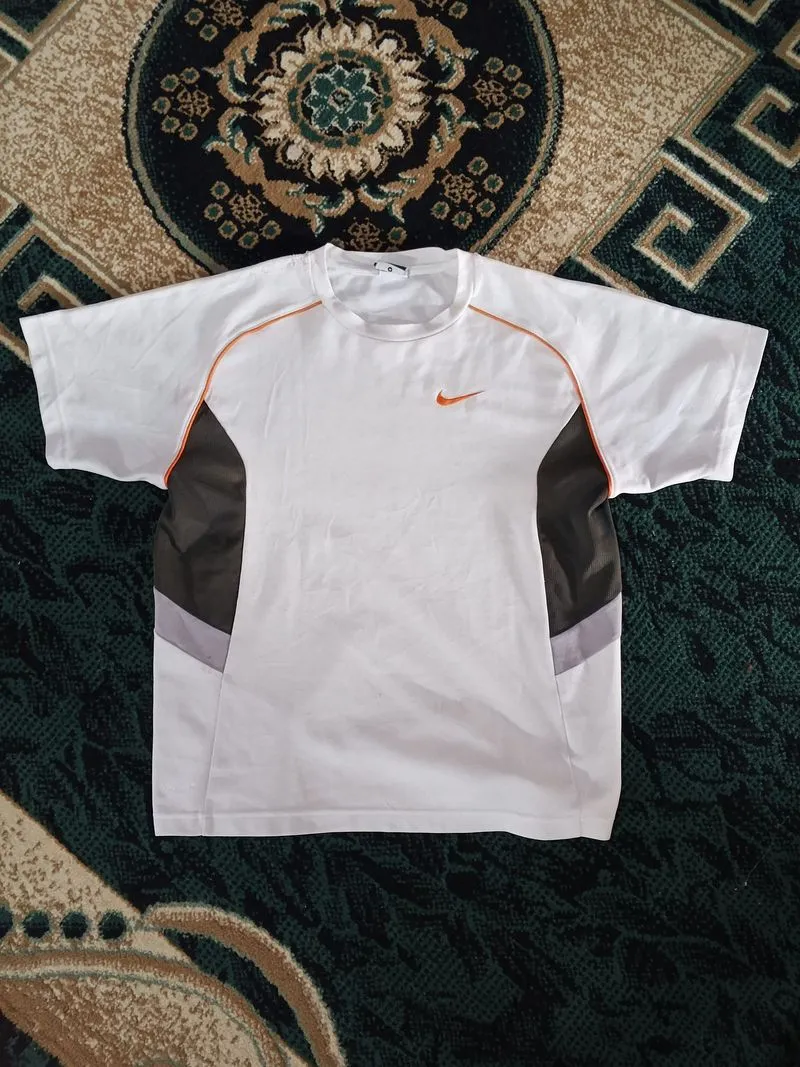 Nike Sportwear Short Sleeve T-Shirt photo 1