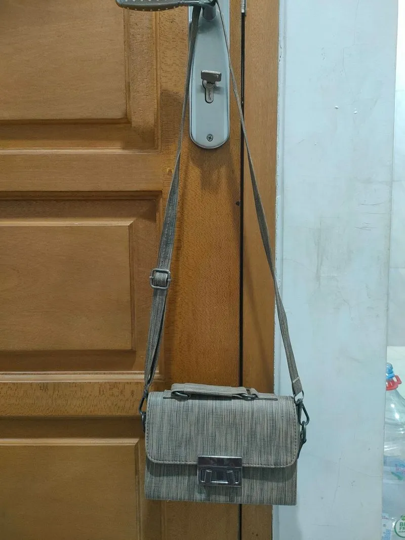 Slingbag Wanita Korean Style Motif Serat Kayu  photo 1