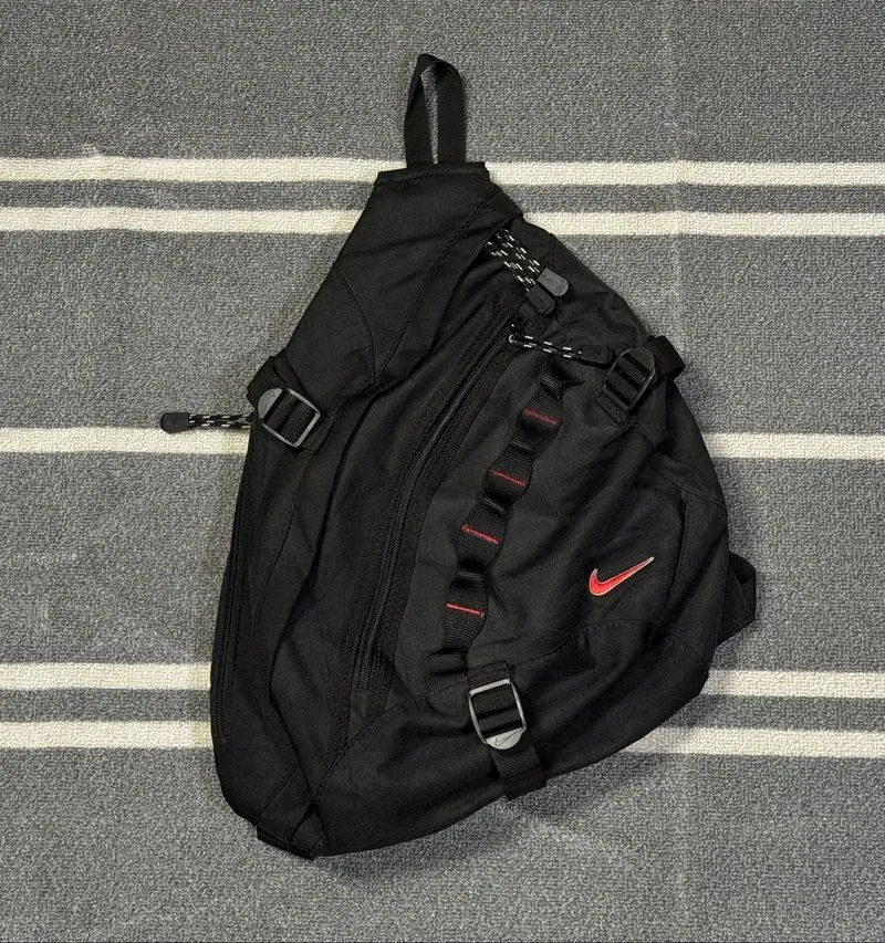 Nike Vintage Crossbody Bag photo 1