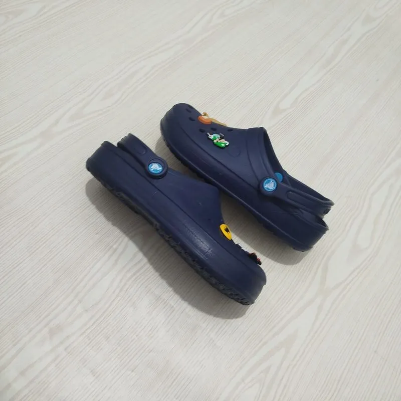 CROCS photo 1