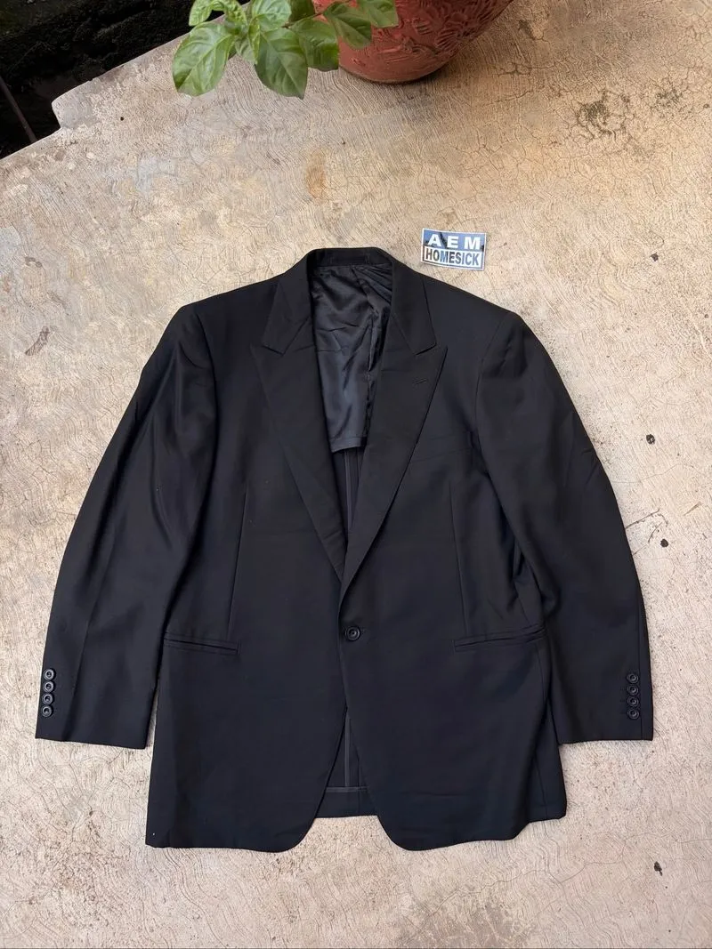 Burberrys wool black suits photo 1