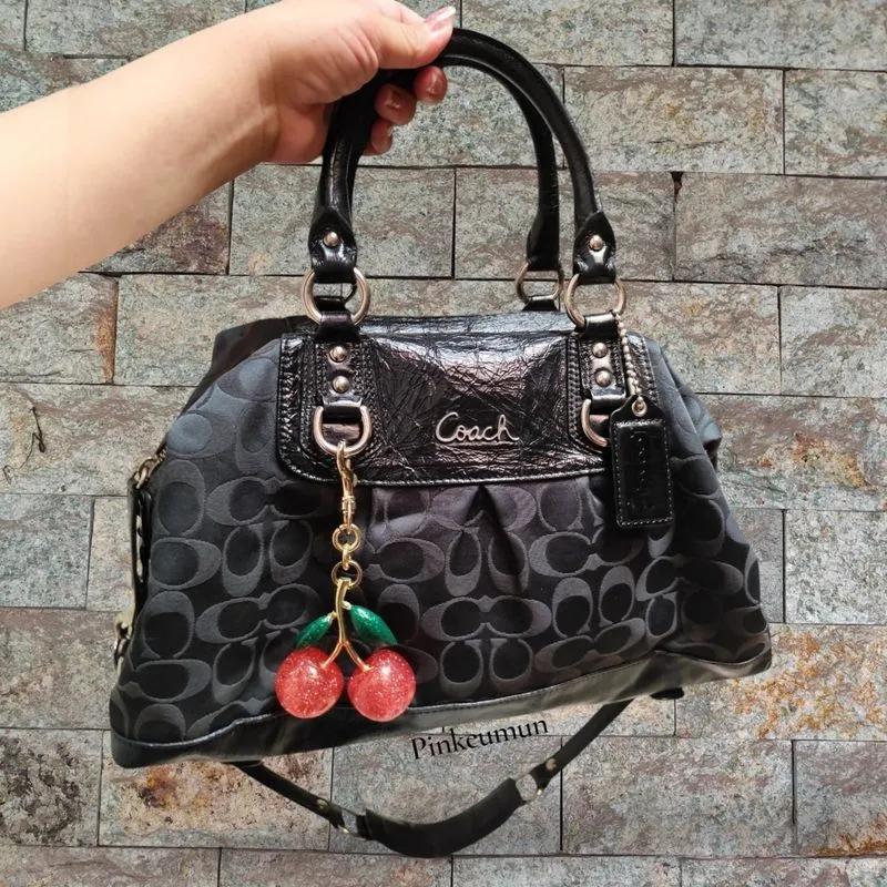 ❌🩷SOLD🩷❌ AUTH. VINTAGE Y2K COACH BLACK SIGNATURE NETT photo 1
