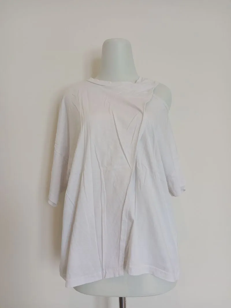 [PRELOVED] Good Kaos Lengan Bolong Sebelah Wanita EYEFUL photo 1