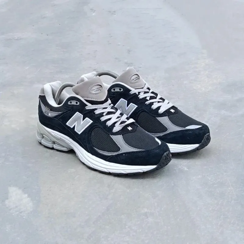 New Balance Sportswear Casual Sneakers Pria white black photo 1