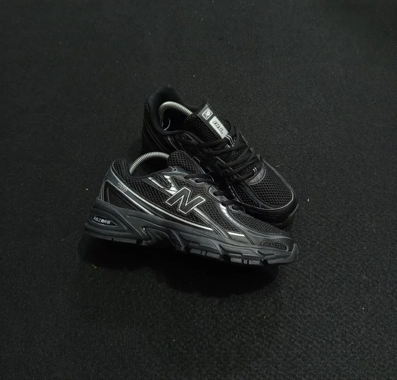 New Balance 740 Black Silver Metallic photo 1