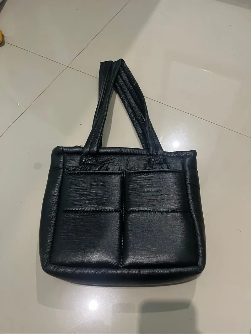 Totebag puffy hitam photo 1