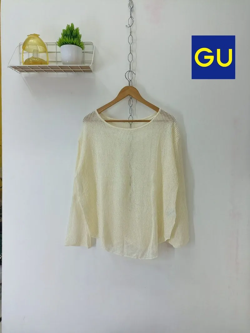 GU BY UNIQLO KNITWEAR photo 1