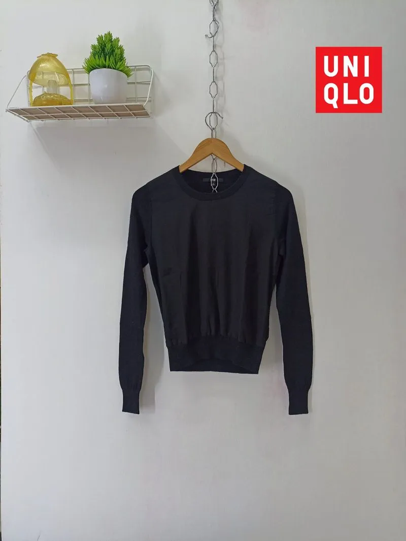 UNIQLO KNITWEAR photo 1