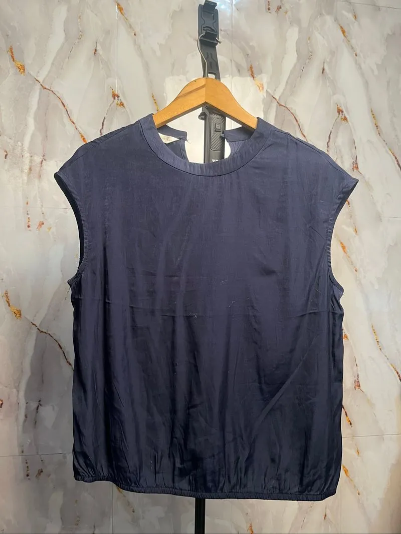 Vest photo 1