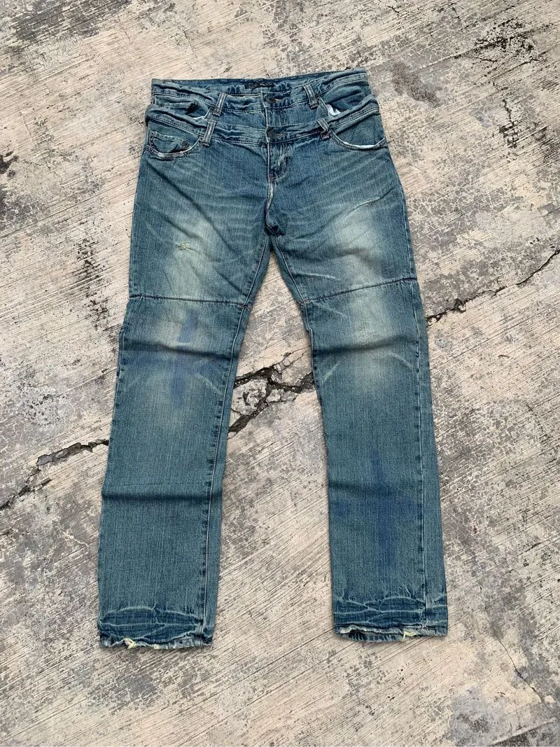 Jeans Feeding Apestain photo 1