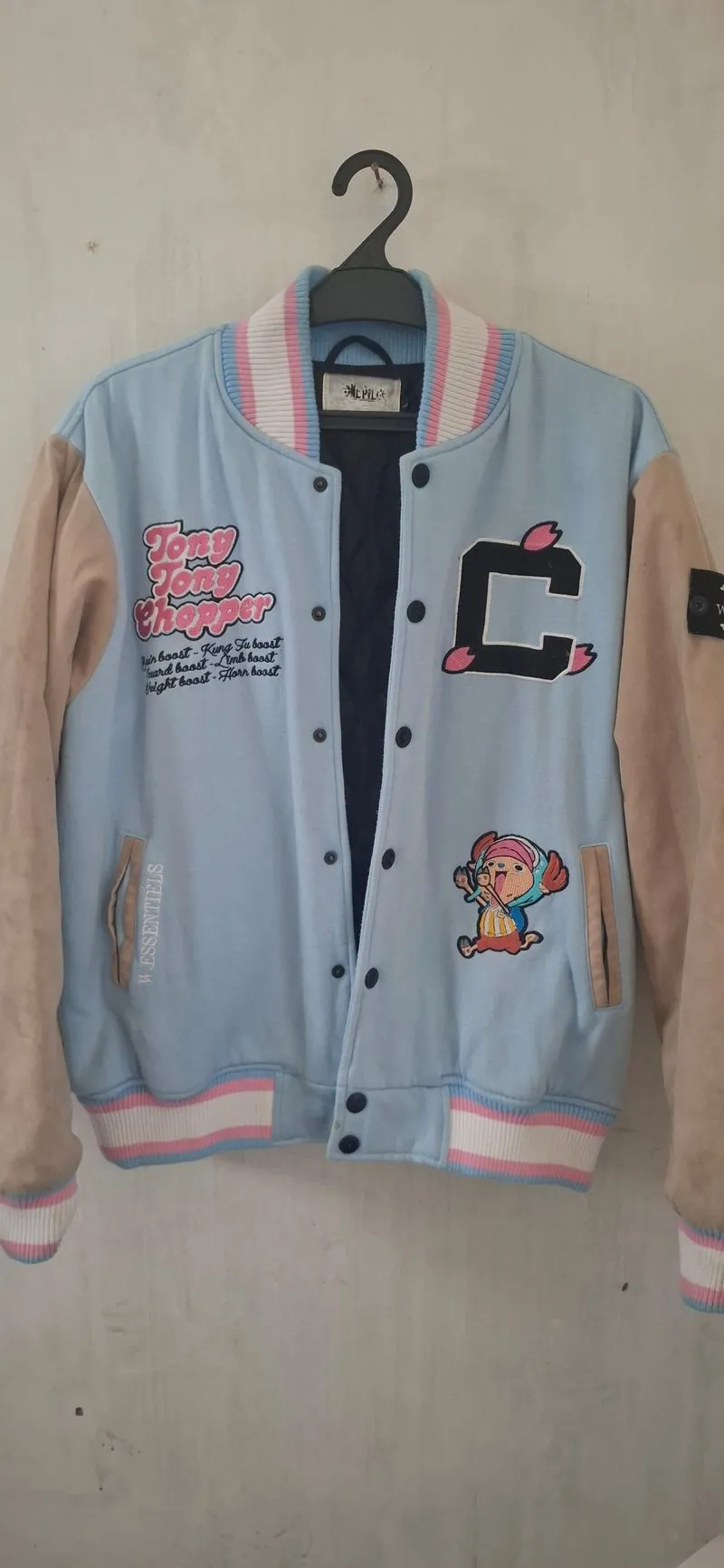 Varsity W.Essentials X One Piece Tony Chopper photo 1