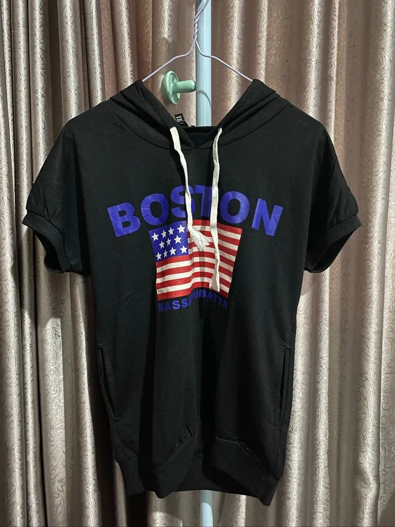 PRELOVED Hoodie Boston photo 1
