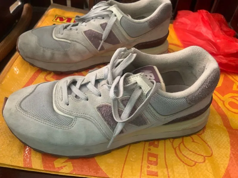 New balance shoes photo 1