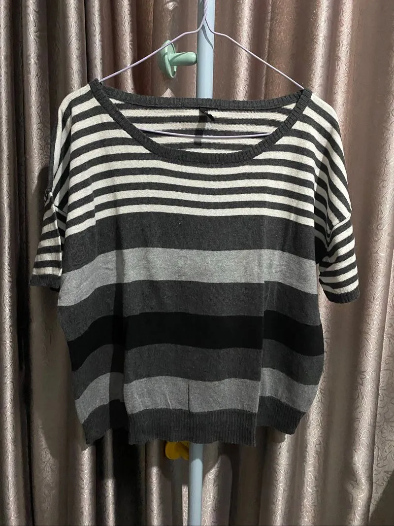 PRELOVED Kaos Knit Stripe photo 1