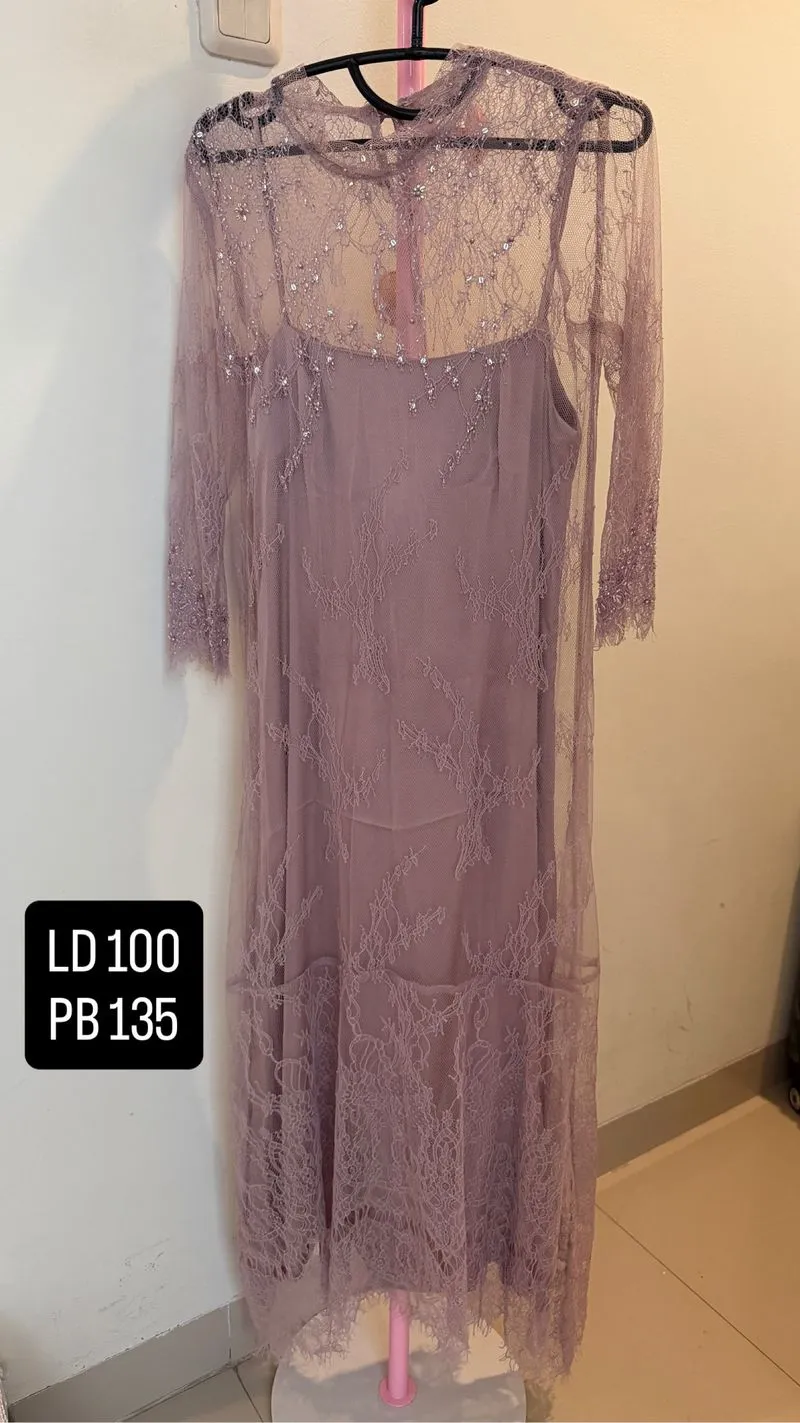 Dress midi lace chantilly dusty pink dengan payet photo 1