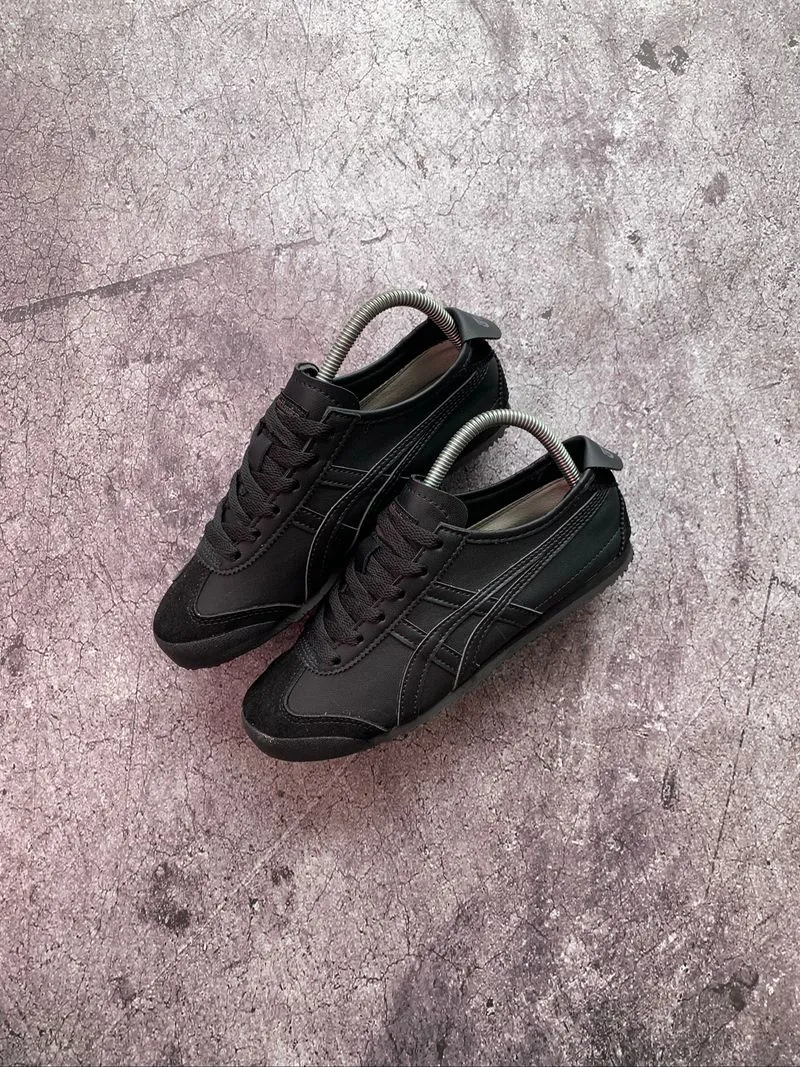 Onitsuka Tiger Mexico 66 Triple Black photo 1