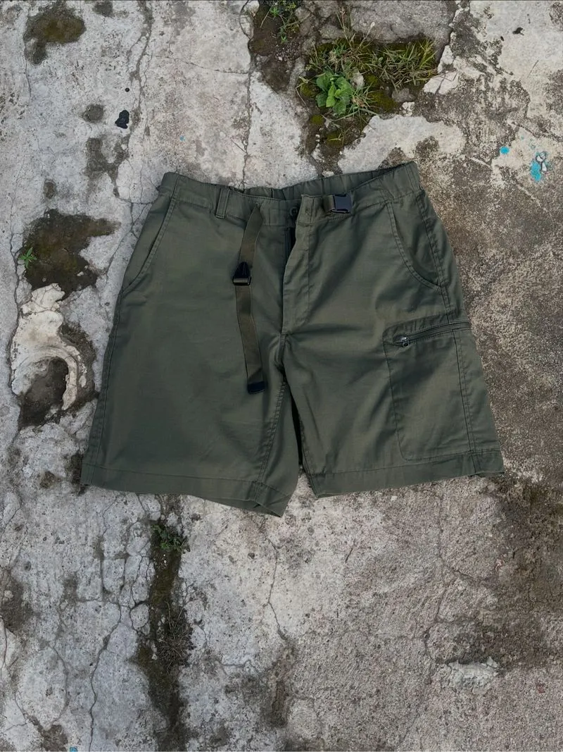 Uniqlo Shorts Pant size Small photo 1