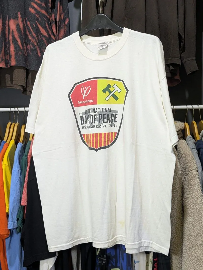 gildan art tee photo 1