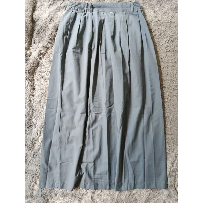 preloved rok sekolah abu bahan famatex bulova /  Titanic 1 photo 1