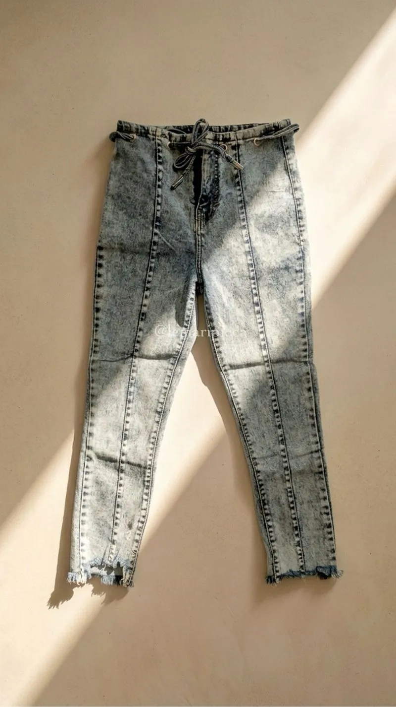 Punny Jeans Highwaist photo 1