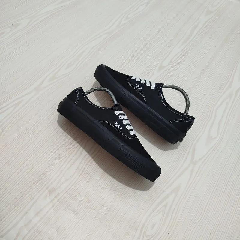 Vans authentic photo 1