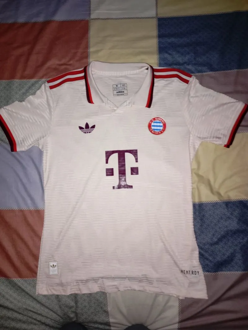 Preloved FC Bayern Munich 3rd 24/25 PI (non original) photo 1