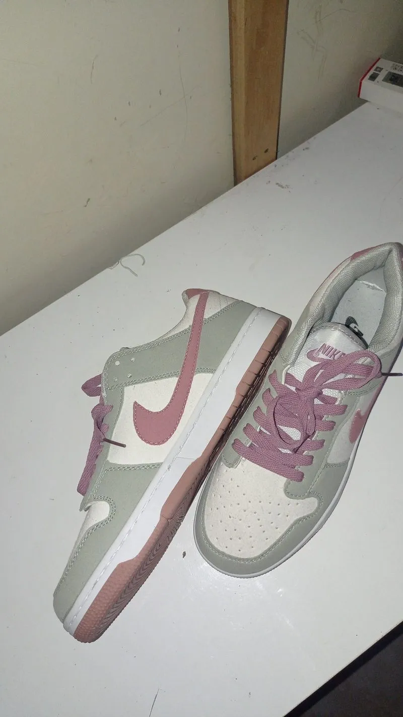 Nike dunk low photo 1