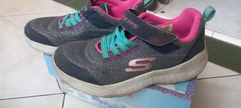 Sepatu Skecher Anak Size 31 photo 1