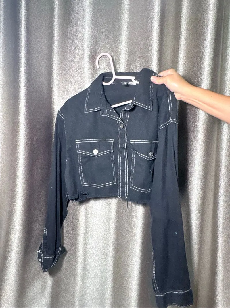 HMM BLACK CROP SHIRT photo 1