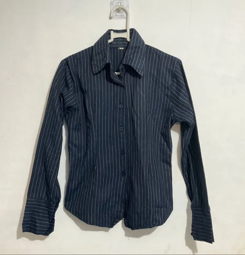 kemeja kantor navy blue pinstripe fitbody office siren photo 1