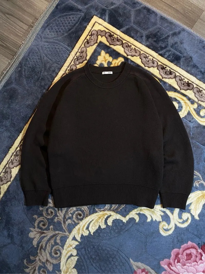 GU Global Uniqlo Boxy Knit photo 1