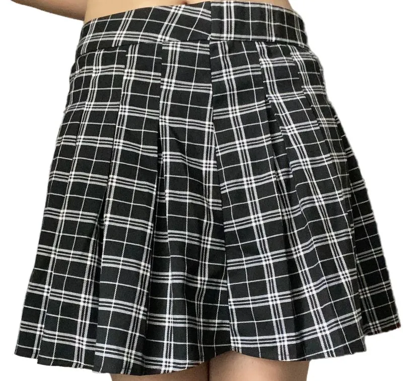 Stradivarius Y2K Casual Skirt Wanita white black photo 1