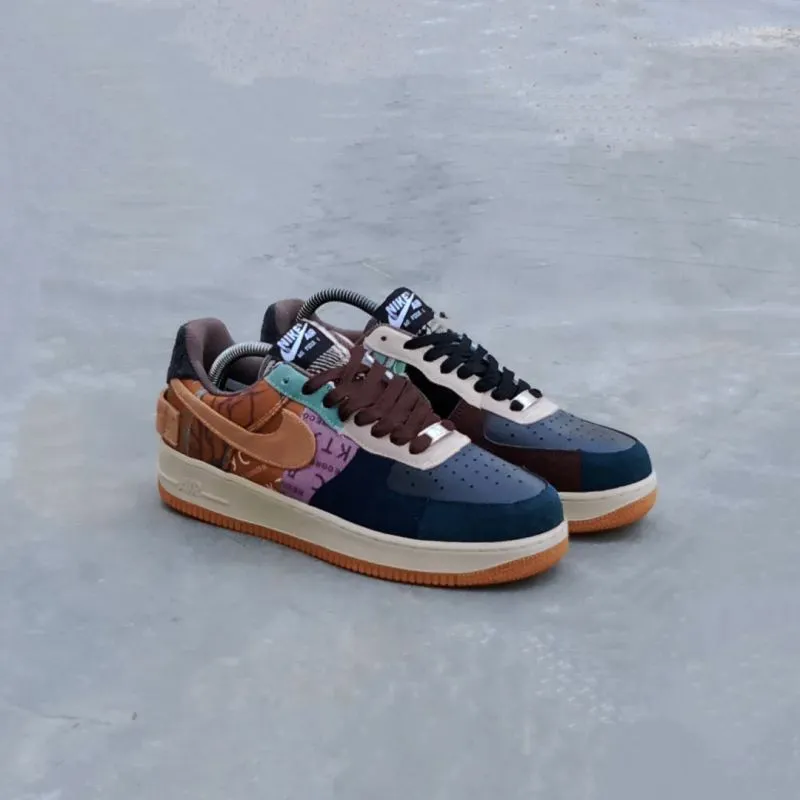 Nike Streetwear Casual Sneakers Pria tan photo 1