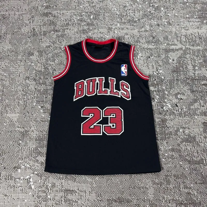 FASHION JERSEY BASKETBALL BULLS 23, size M photo 1