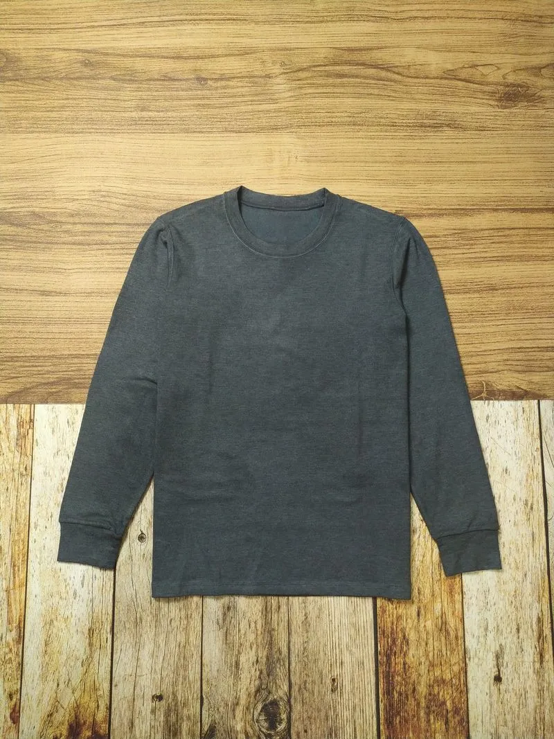 Uniqlo Heattech Ultra Warm Long Sleeve Shirt photo 1