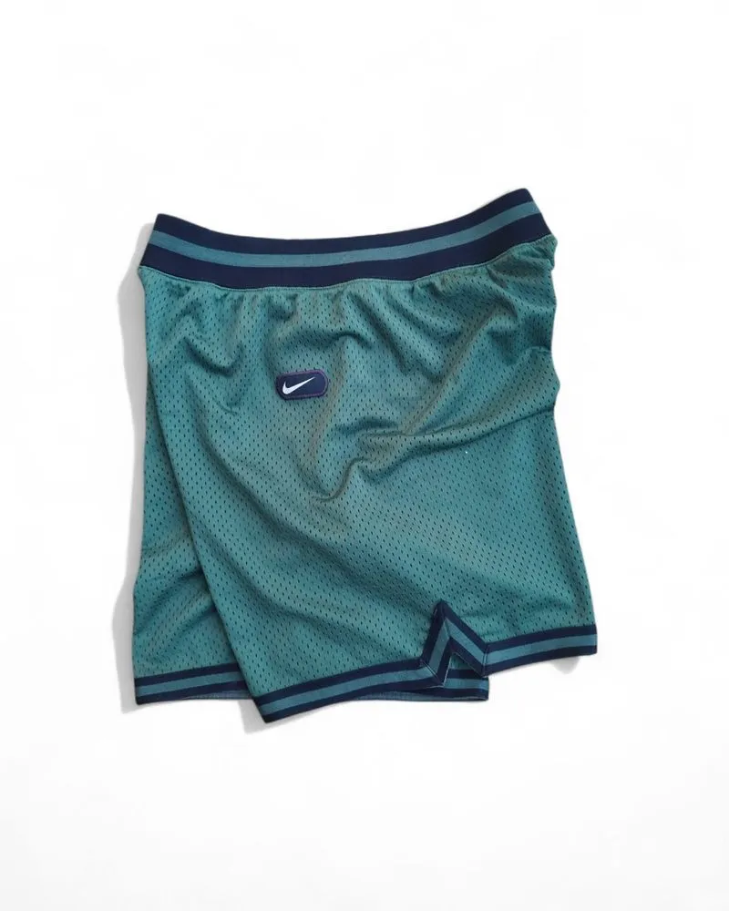 Vintage Nike 90s celana pendek basket photo 1