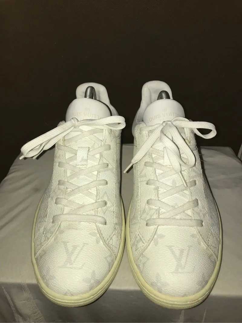 Louis Vuitton sneakers photo 1