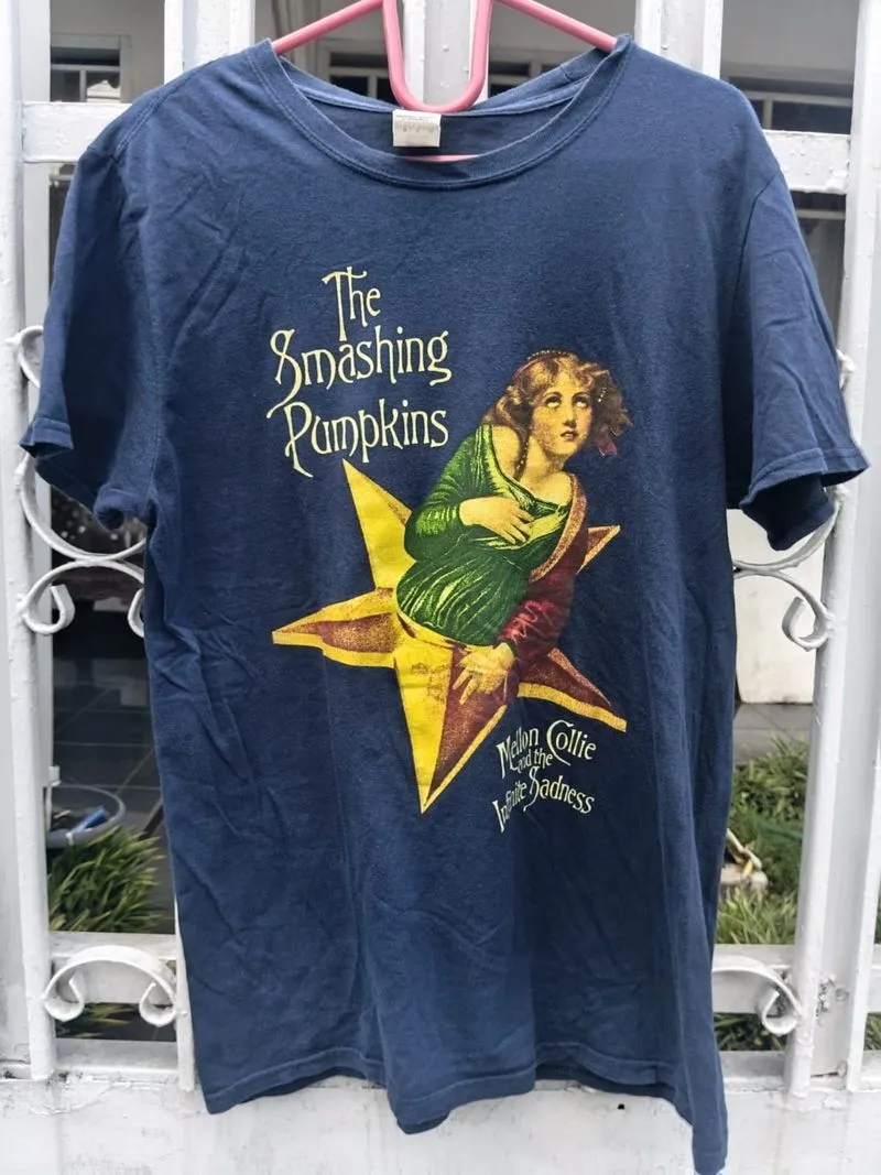 Vintage Smashing Pumpkins tee photo 1