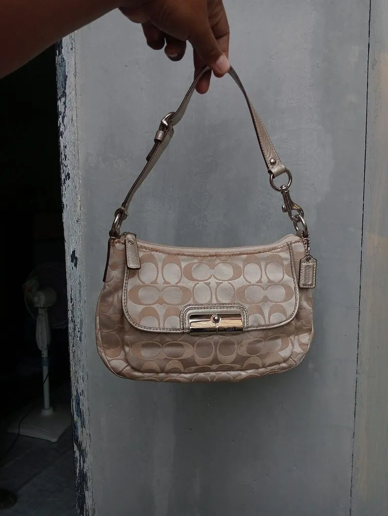Coach shoulder bag
 photo 1